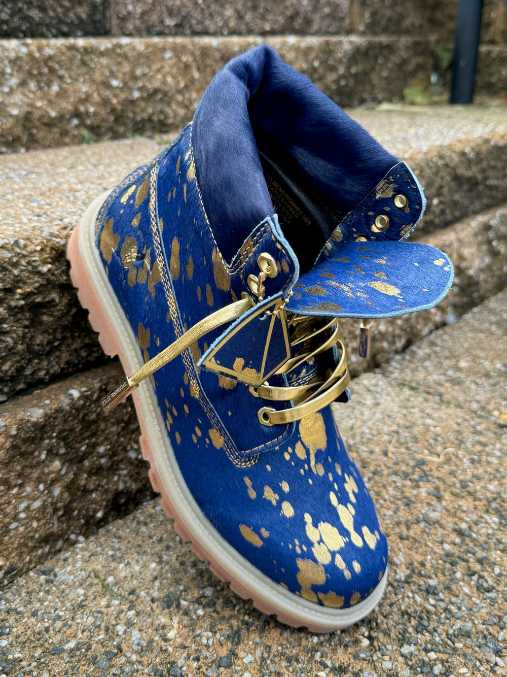BLUE GOLD